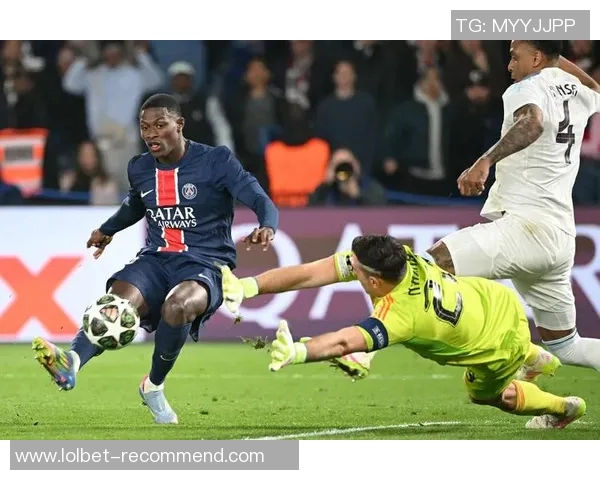 德甲惊现冷门巴萨5-1狂胜莱比锡帽子戏法引爆全场激情