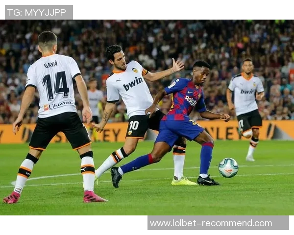 友谊赛精彩对决多特蒙德与本菲卡战成平局帽子戏法引发全场欢呼